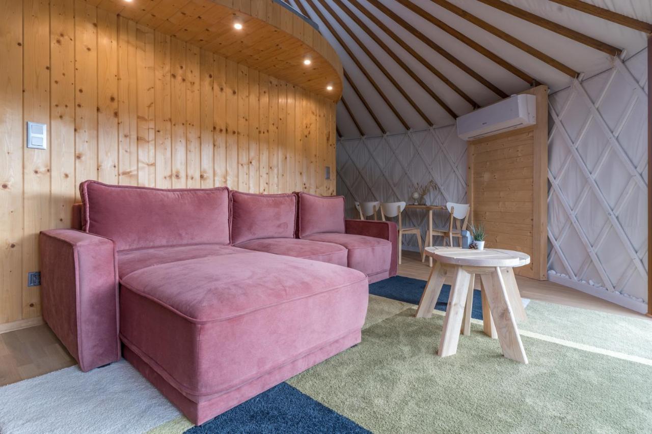 Gorski Glamping - Caloroczne Jurty Z Widokiem Tylmanowa Exteriér fotografie