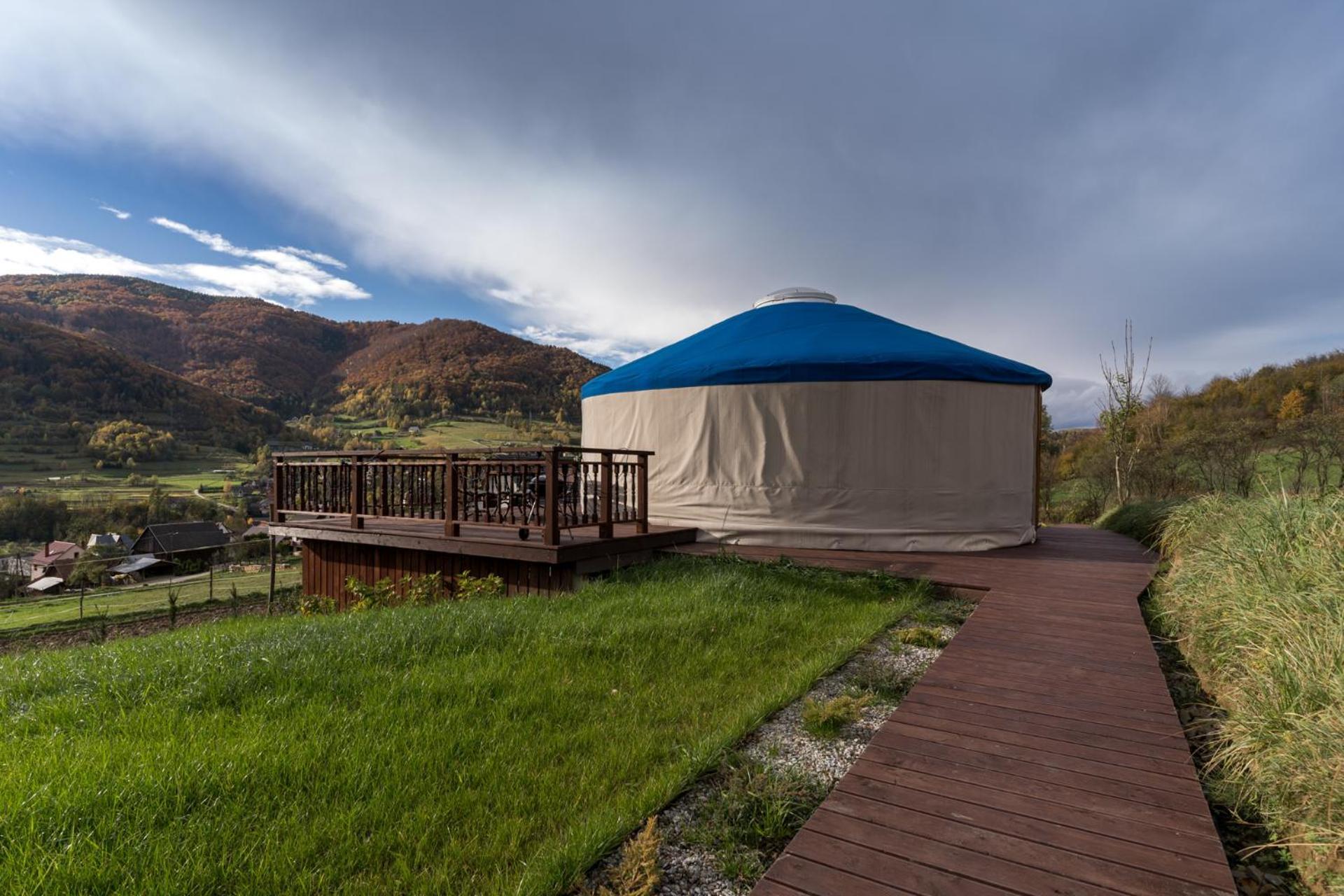 Gorski Glamping - Caloroczne Jurty Z Widokiem Tylmanowa Exteriér fotografie