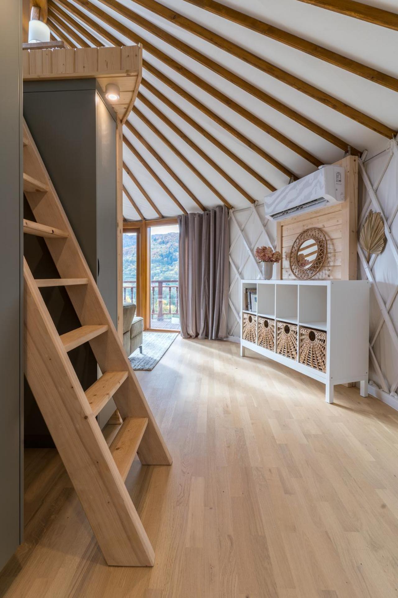 Gorski Glamping - Caloroczne Jurty Z Widokiem Tylmanowa Exteriér fotografie