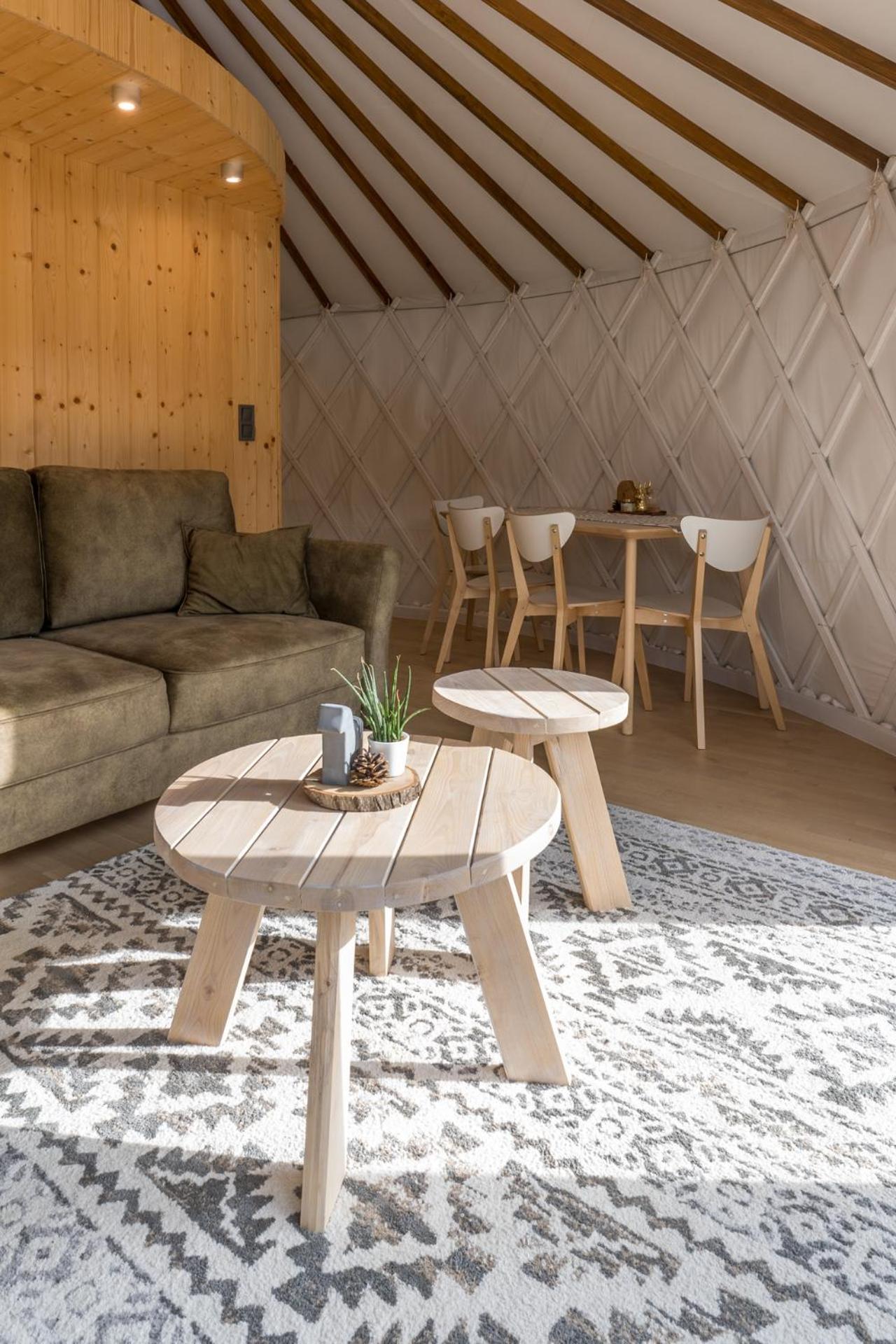 Gorski Glamping - Caloroczne Jurty Z Widokiem Tylmanowa Exteriér fotografie