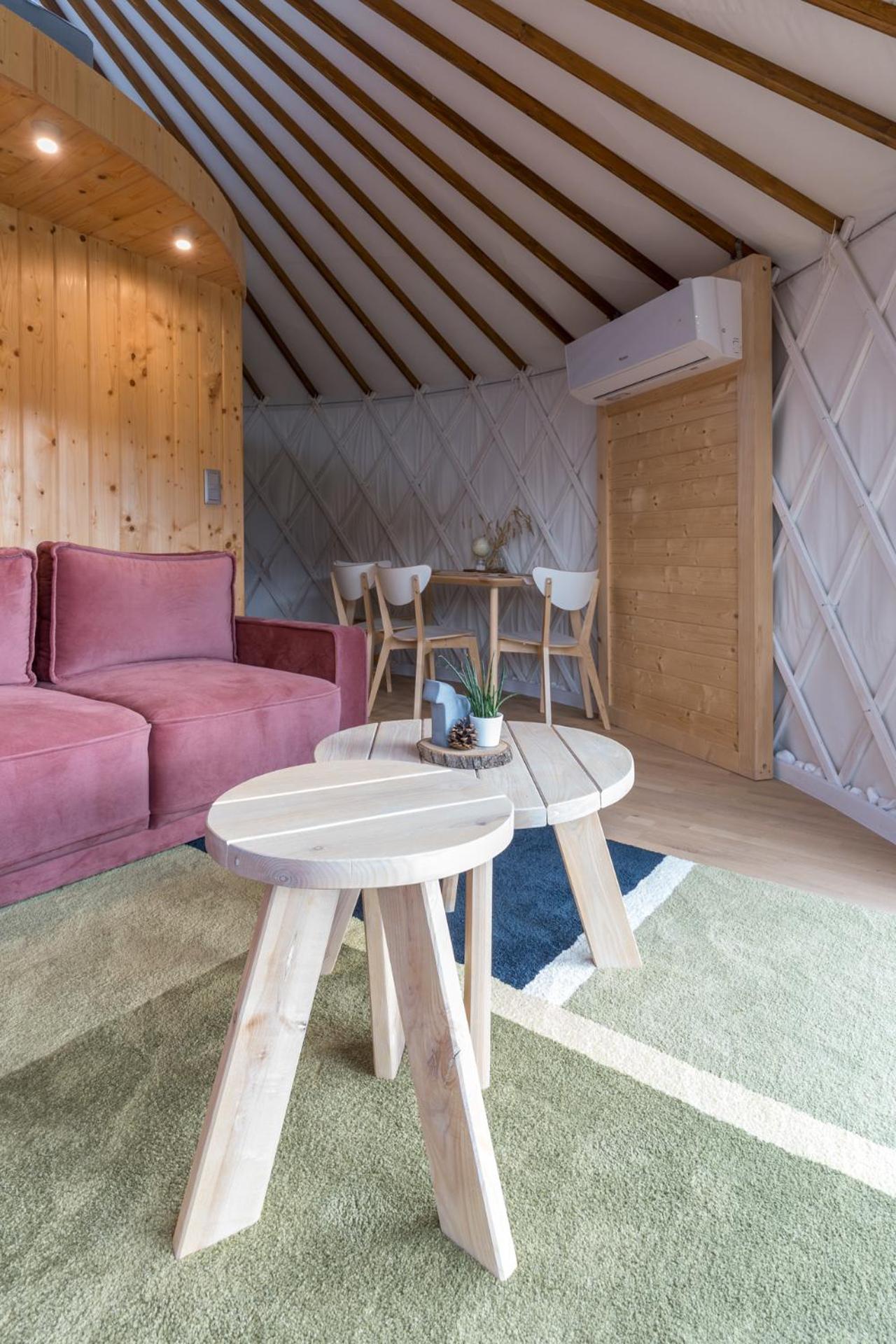 Gorski Glamping - Caloroczne Jurty Z Widokiem Tylmanowa Exteriér fotografie